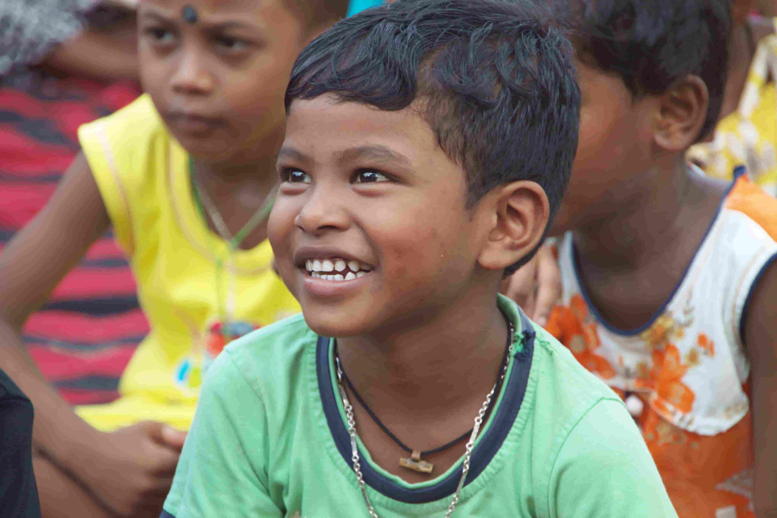 Nitesh, uno dei bambini che potrai sostenere